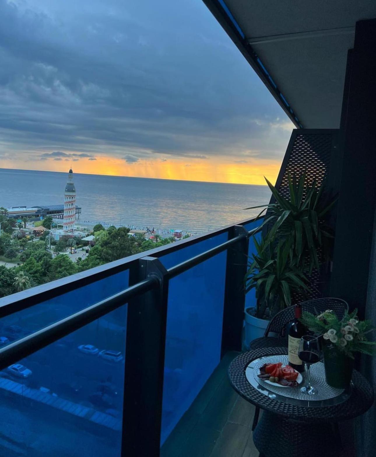 Luxury Panorama Sea View Apartment & Central Batumi Exterior foto