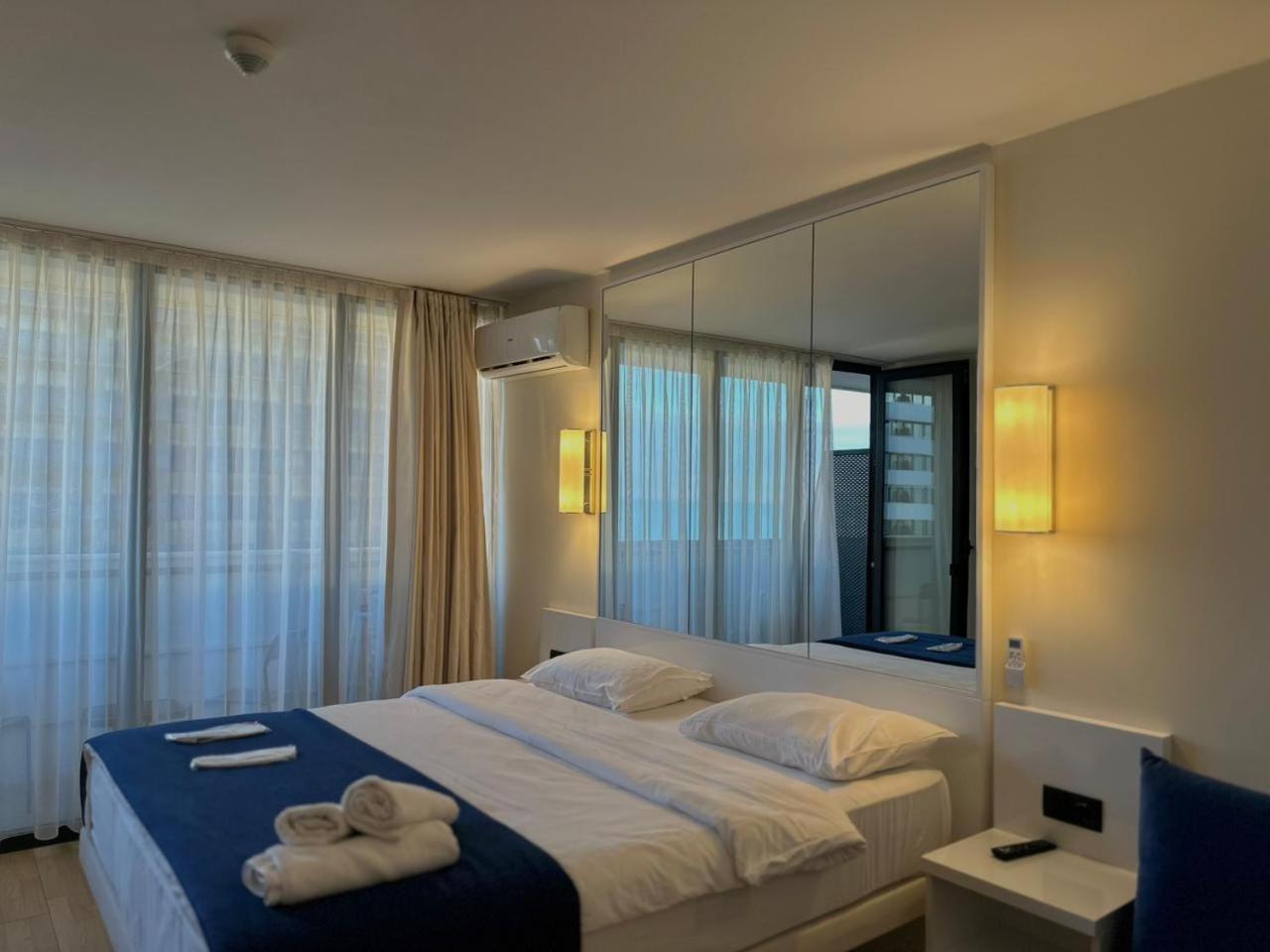 Luxury Panorama Sea View Apartment & Central Batumi Exterior foto