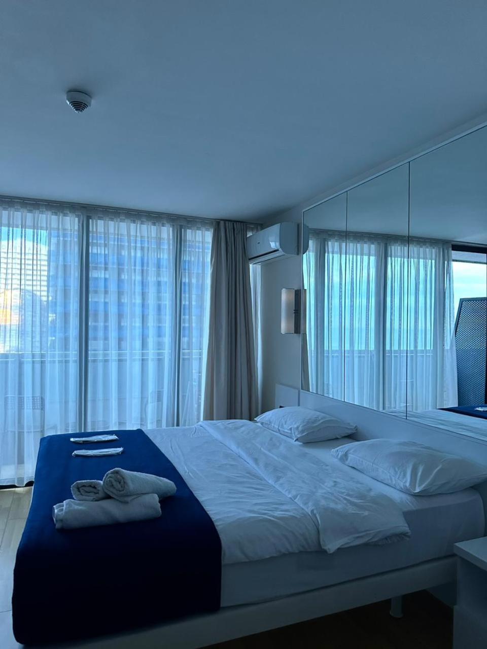 Luxury Panorama Sea View Apartment & Central Batumi Exterior foto